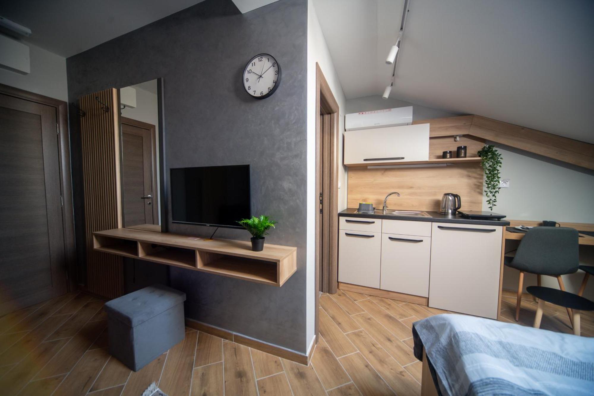 Brent Collection - Apartments In City Center Újvidék Kültér fotó
